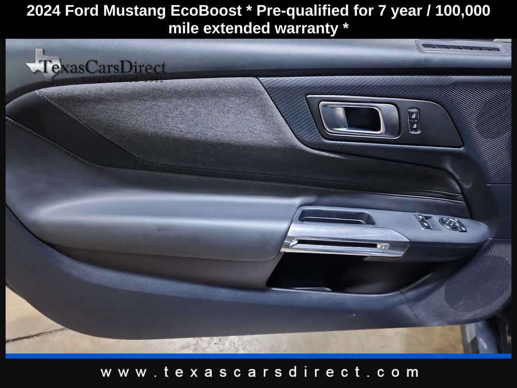 2024 Ford Mustang EcoBoost photo