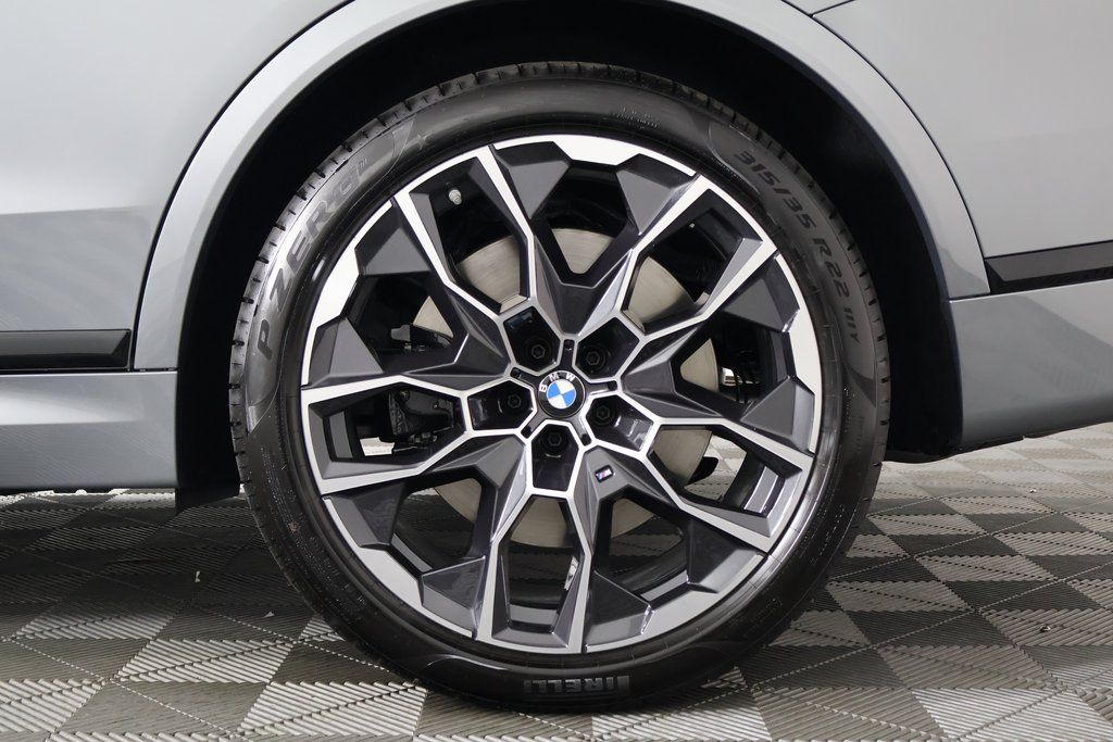 Thumbnail: 2026 BMW X7 - 11
