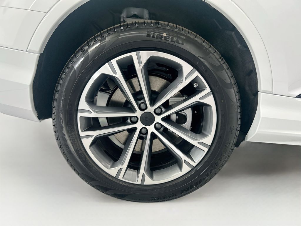 Thumbnail: 2026 Audi Q7 - 32