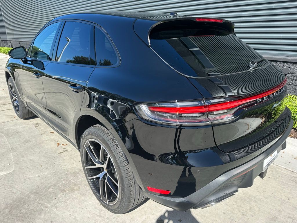2025 Porsche Macan  3