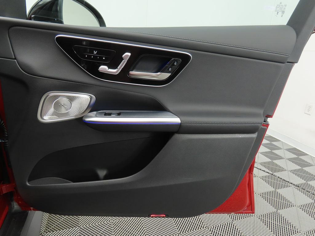 Thumbnail: 2025 Mercedes-Benz GLC - 25