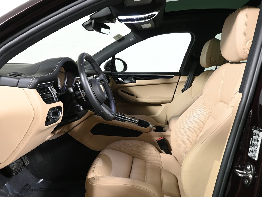 Thumbnail: 2025 Porsche Macan - 5