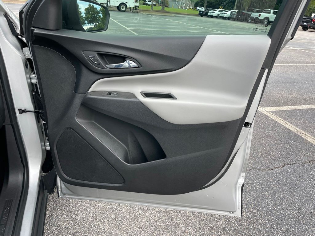 Thumbnail: 2020 Chevrolet Equinox - 30