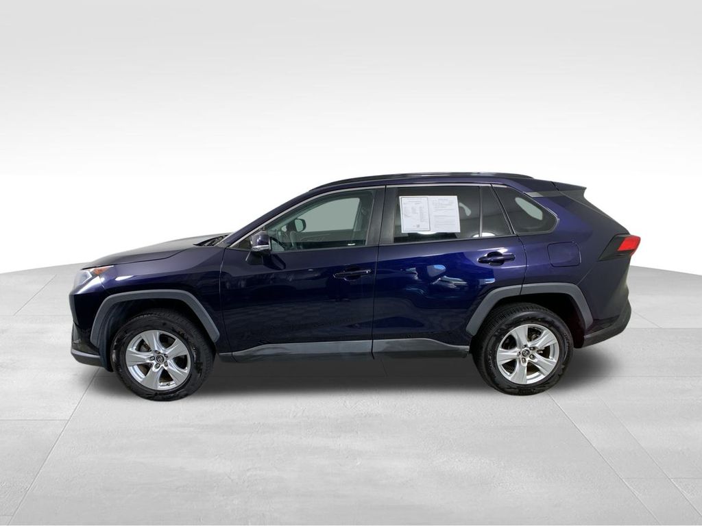 2019 Toyota RAV4 XLE 3