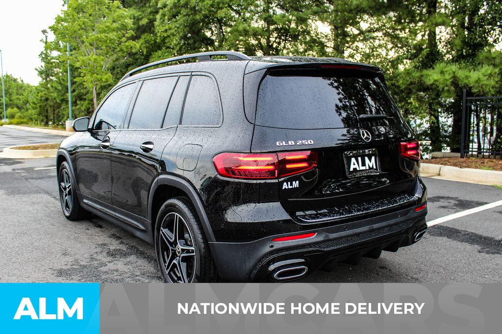 Used 2025 Black Mercedes-Benz GLB 250 image 4