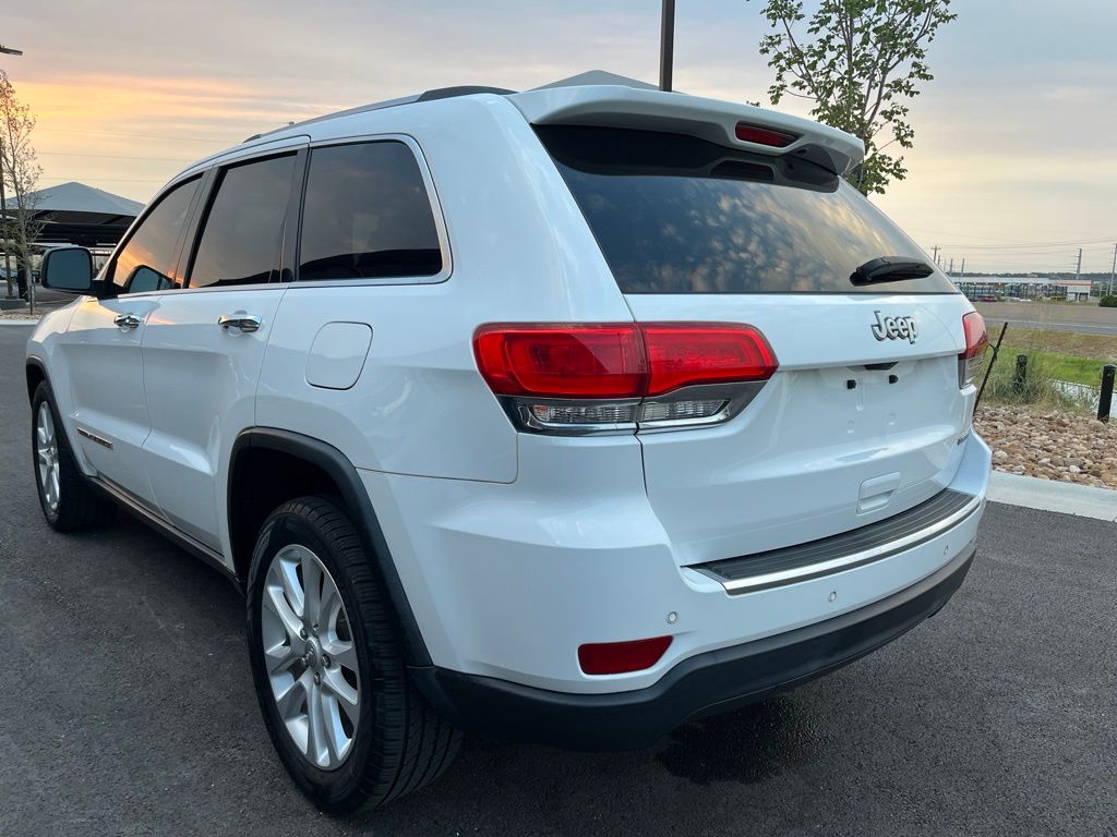 Thumbnail: 2017 Jeep Grand Cherokee - 6