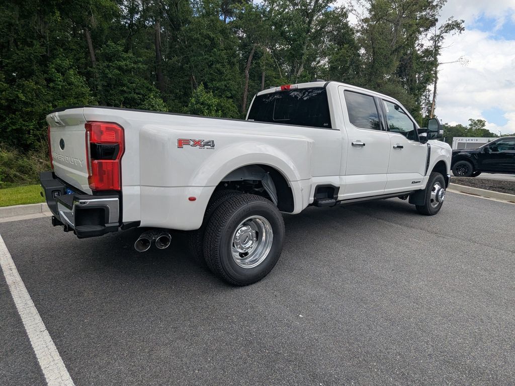 2026 Ford F-350 Super Duty LARIAT