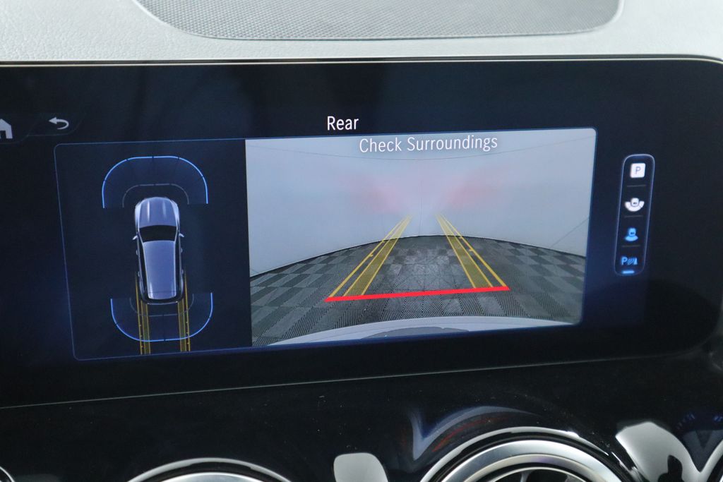 Thumbnail: 2025 Mercedes-Benz GLB - 15