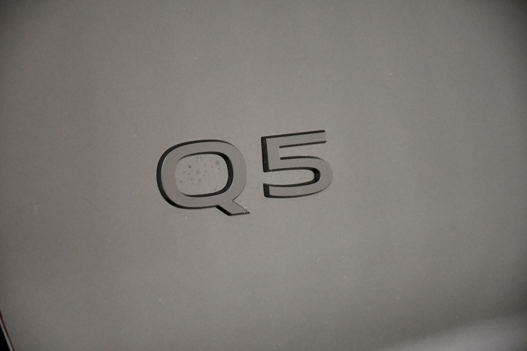 Thumbnail: 2025 Audi Q5 - 9