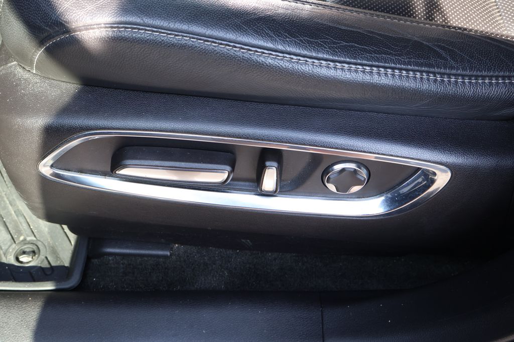 Thumbnail: 2019 Acura MDX - 15