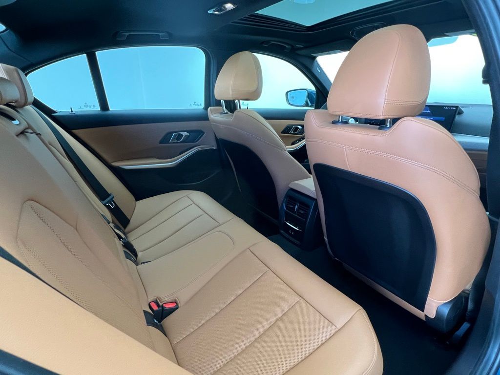 Thumbnail: 2025 BMW 3 Series - 8