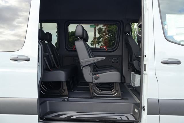 Thumbnail: 2026 Mercedes-Benz Sprinter - 8