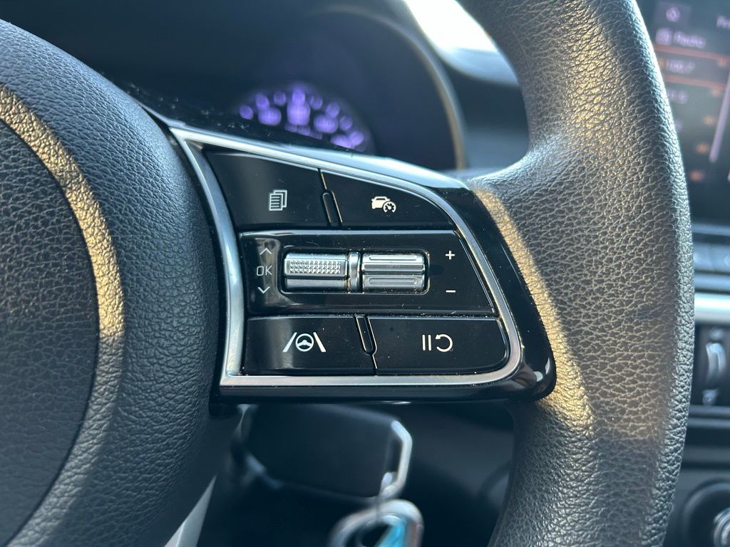 Thumbnail: 2022 Kia Forte - 17