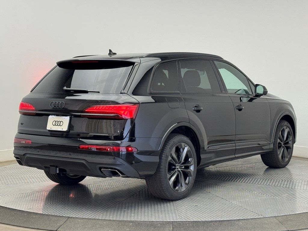 2025 Audi Q7  11