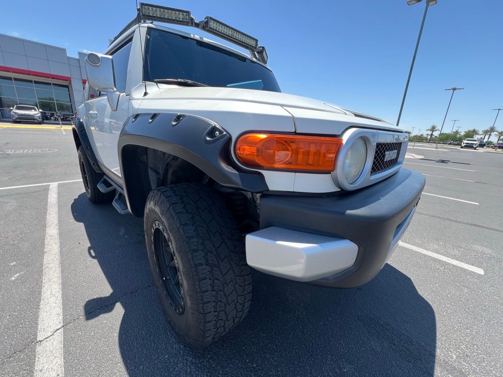 Thumbnail: 2014 Toyota FJ Cruiser - 2