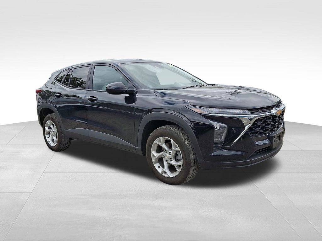 Used 2025 Chevrolet Trax LS