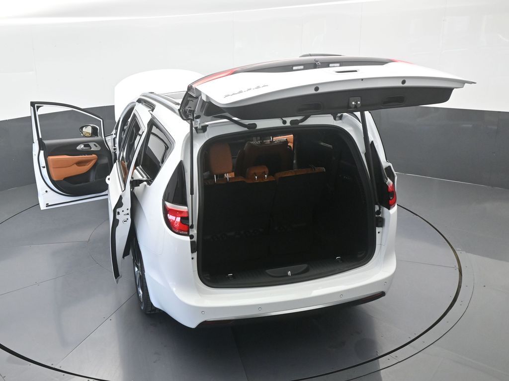 New 2026 Bright White Clearcoat Chrysler Pinnacle image 67