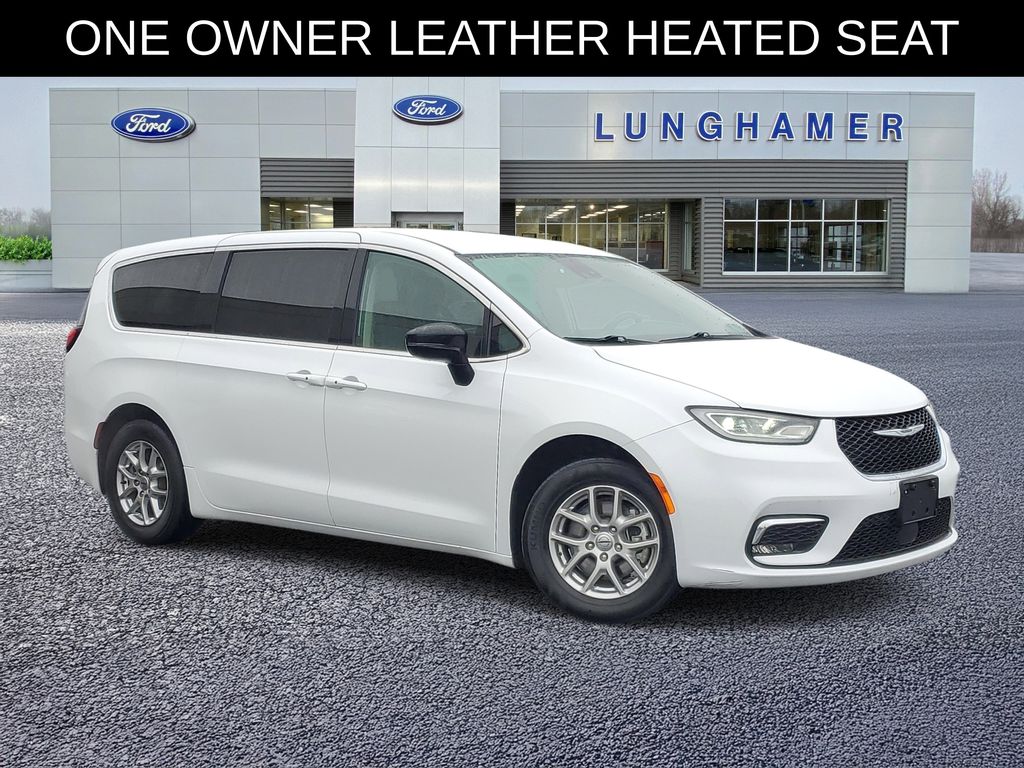 Bright White Clearcoat 2024 Chrysler Pacifica Minivan Front-Wheel Drive 9-Speed Automatic