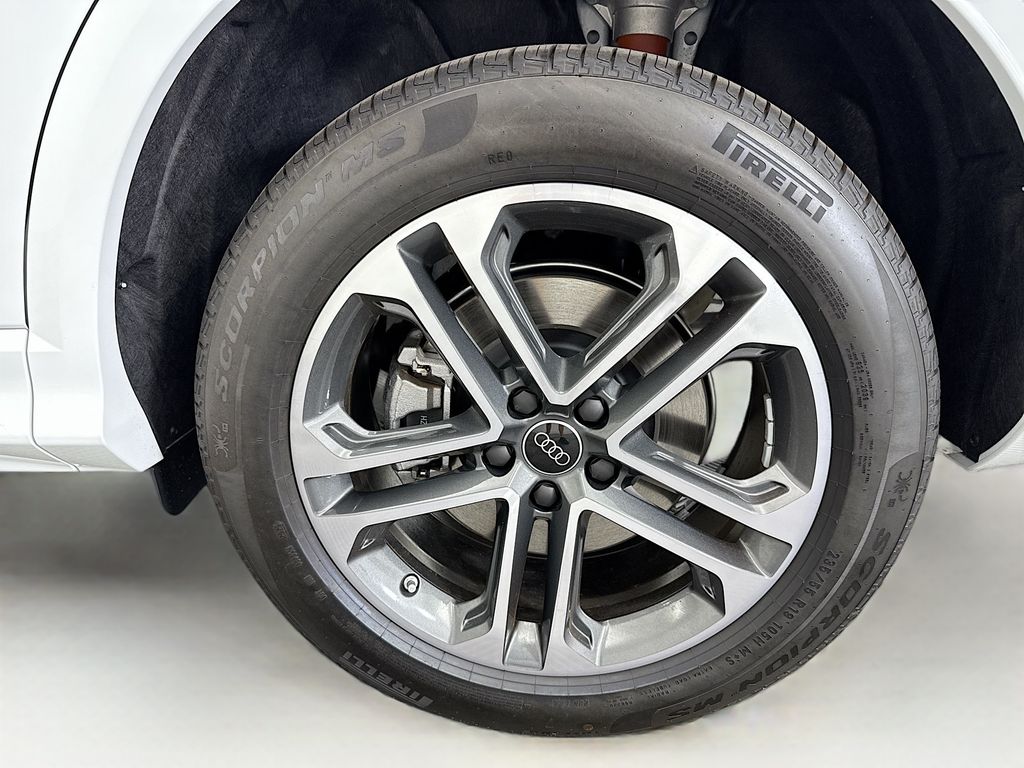 Thumbnail: 2025 Audi Q5 - 30