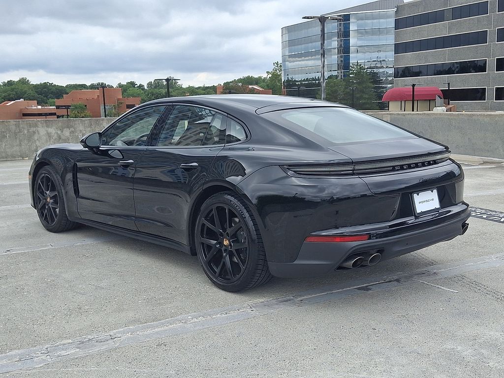 Thumbnail: 2025 Porsche Panamera - 10
