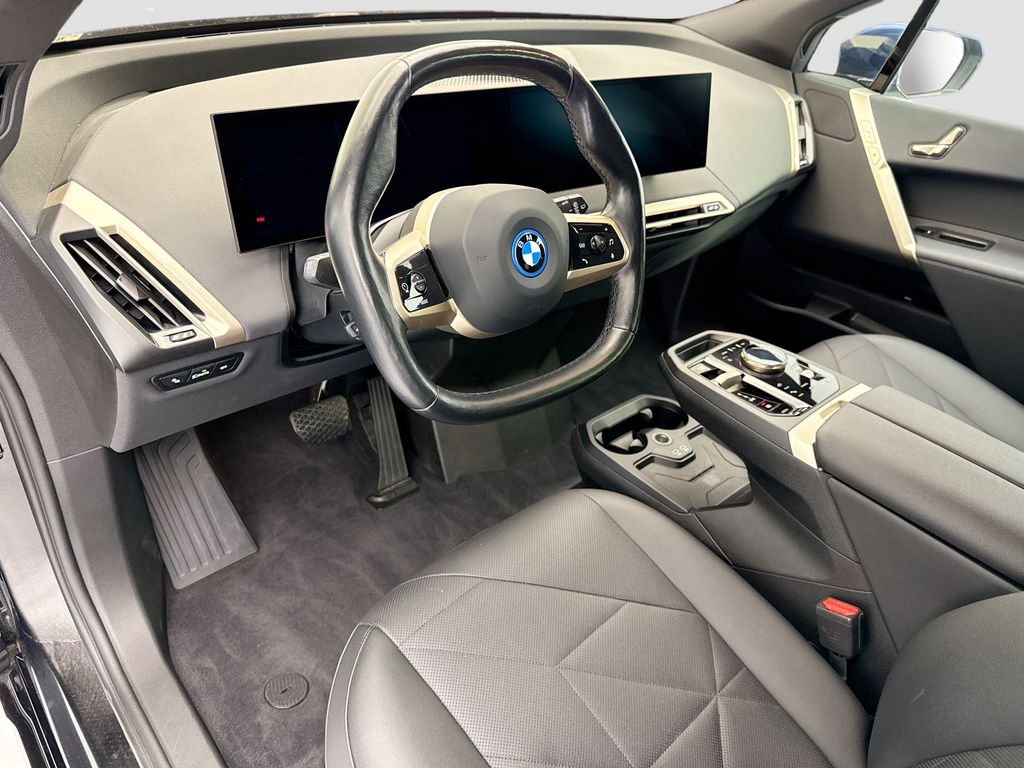 Thumbnail: 2023 BMW iX - 9
