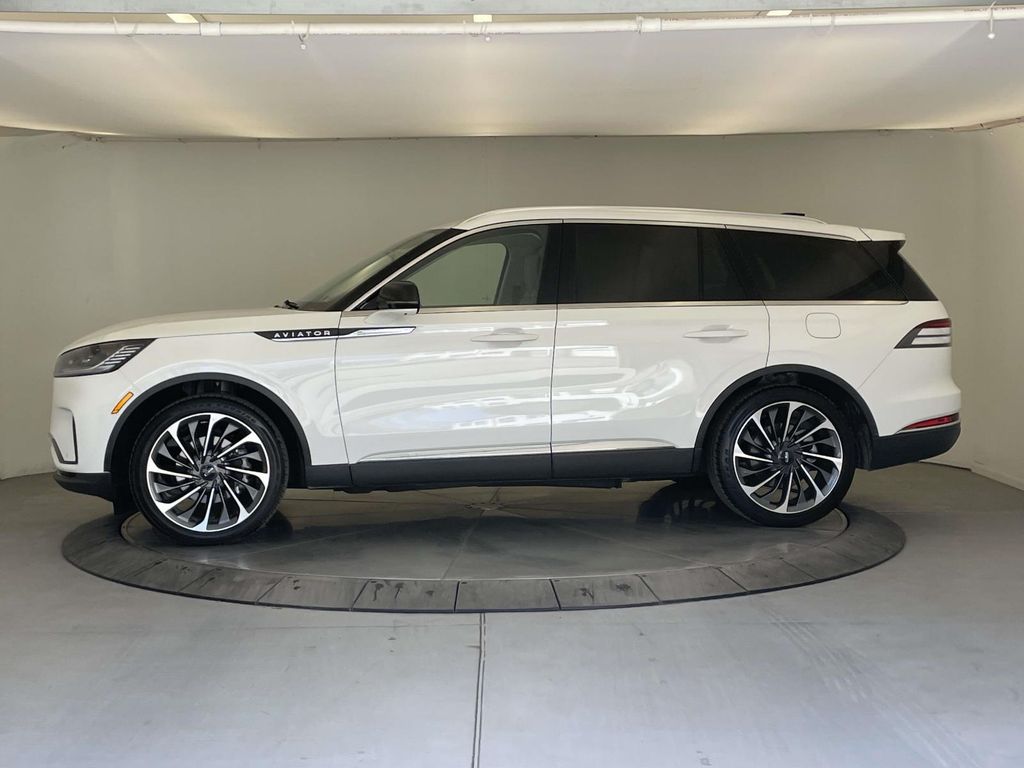 2026 Lincoln Aviator Reserve White at Phil Fitts Ford