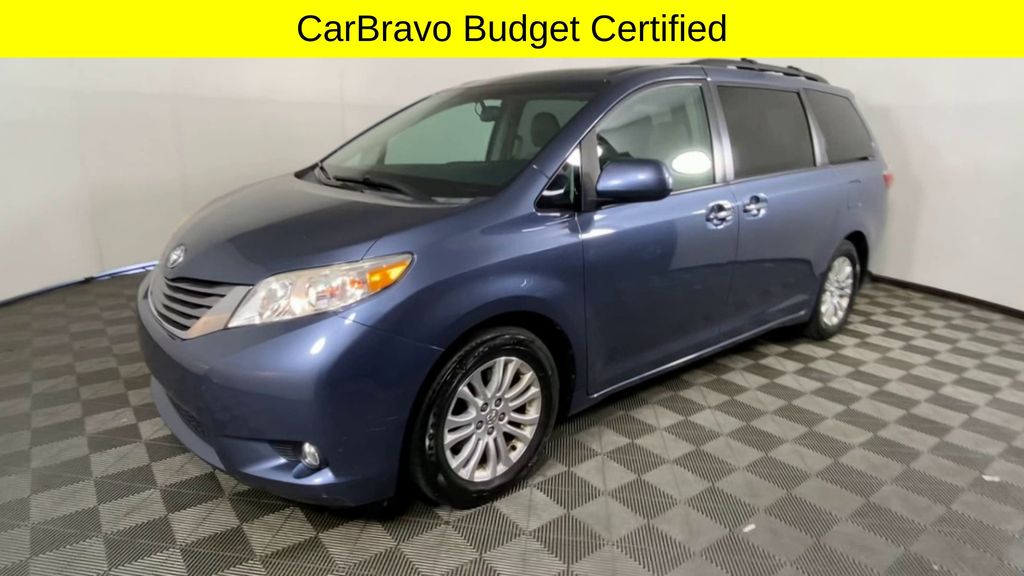 2015 Toyota Sienna XLE 4