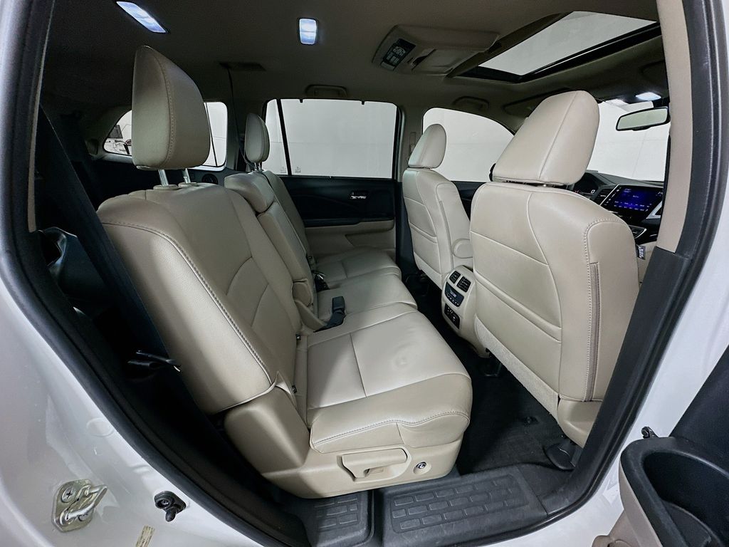 Thumbnail: 2016 Honda Pilot - 27