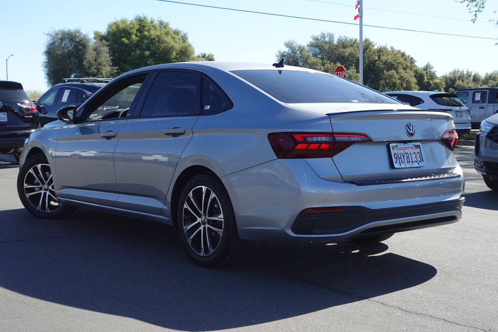 Used 2023 Silver Volkswagen 1.5T Sport image 9