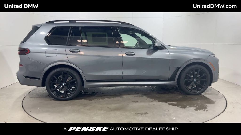 2025 BMW X7 xDrive40i 9