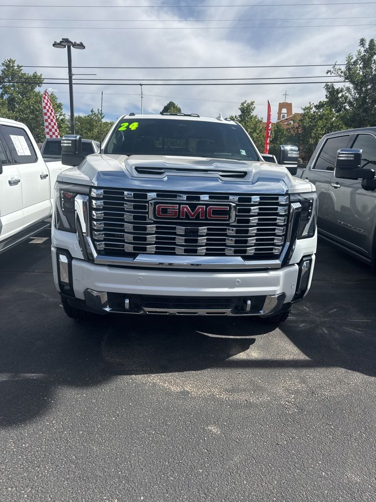 Summit White 2024 GMC Sierra 2500HD Denali Crew Cab 4WD Pickup Truck Four-Wheel Drive Automatic