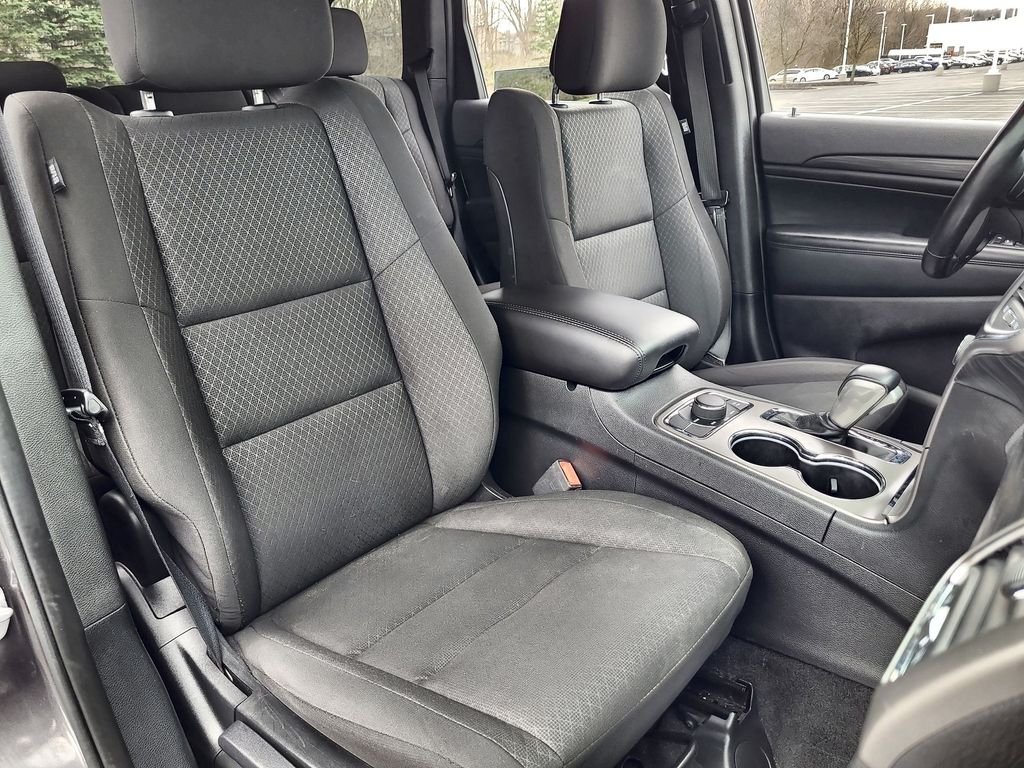 2021 Jeep Grand Cherokee Laredo 19