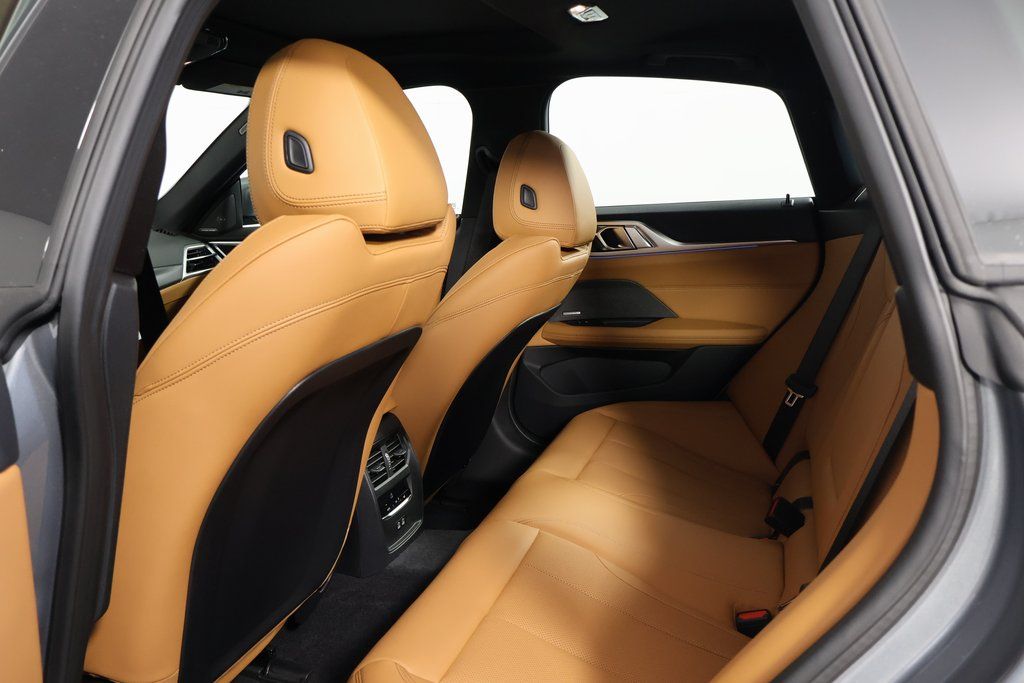 Thumbnail: 2026 BMW i4 - 6