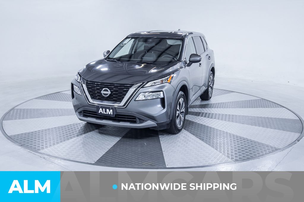 Used 2022 Gray Nissan SV image 2