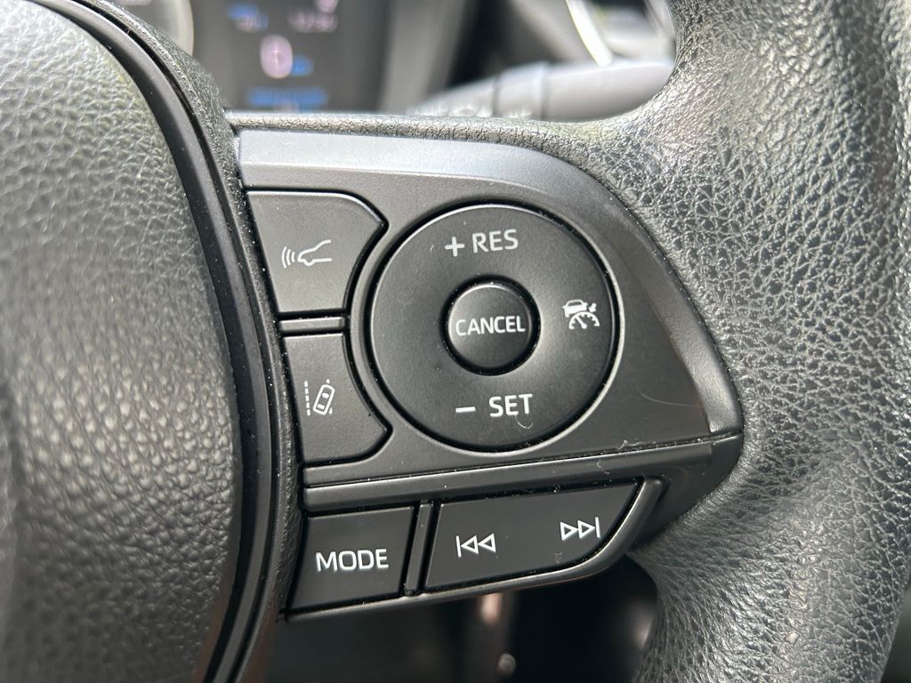2020 Toyota Corolla LE 22