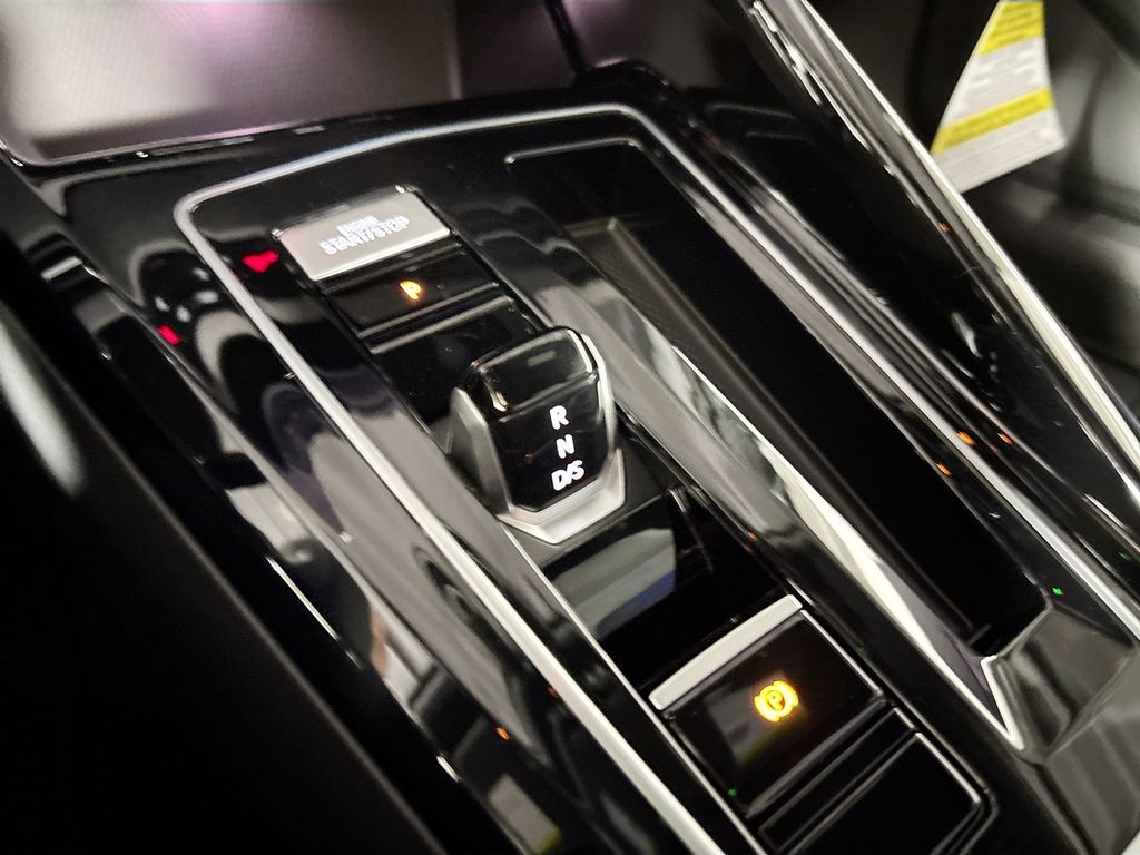 2026 Volkswagen Golf R 2.0T