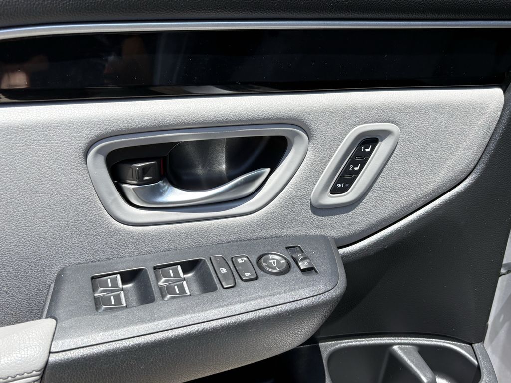 2023 Honda Pilot EX-L Silver at Community Honda