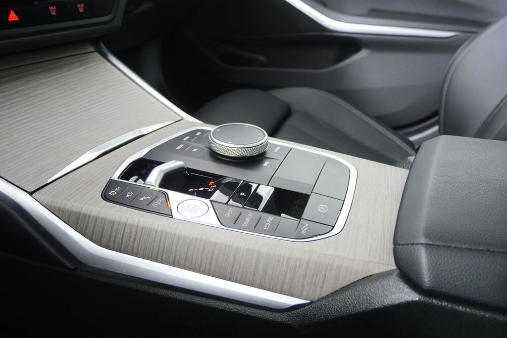 Thumbnail: 2025 BMW 3 Series - 24