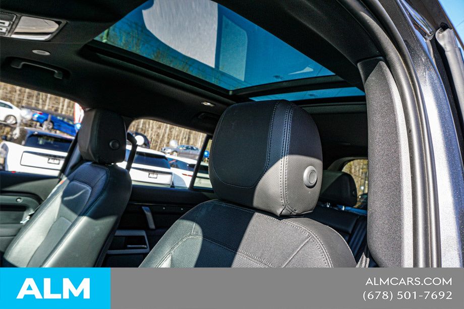 Used 2023 Gray Land Rover X-Dynamic SE image 19