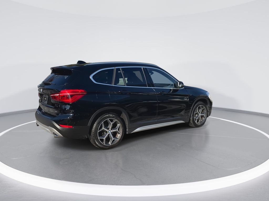 Thumbnail: 2018 BMW X1 - 8