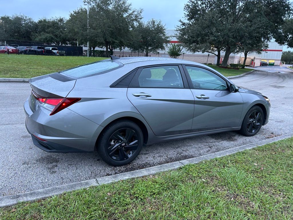 Thumbnail: 2021 Hyundai Elantra - 5