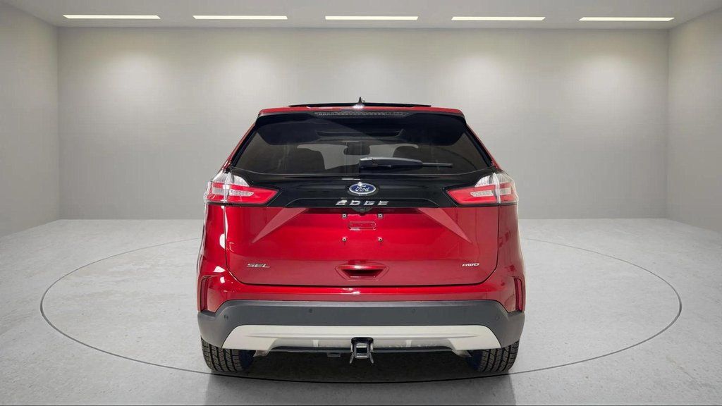 Used 2023 Rapid Red Metallic Tinted Clearcoat Ford SEL image 4