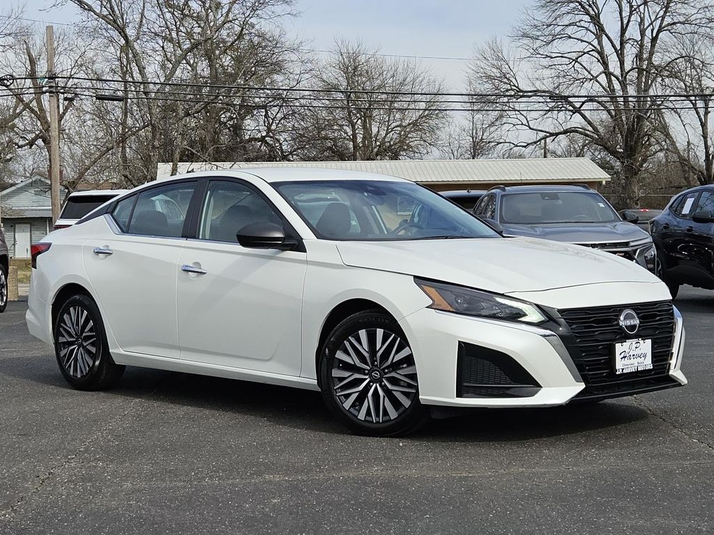 2025 Nissan Altima 2.5 SV FWD