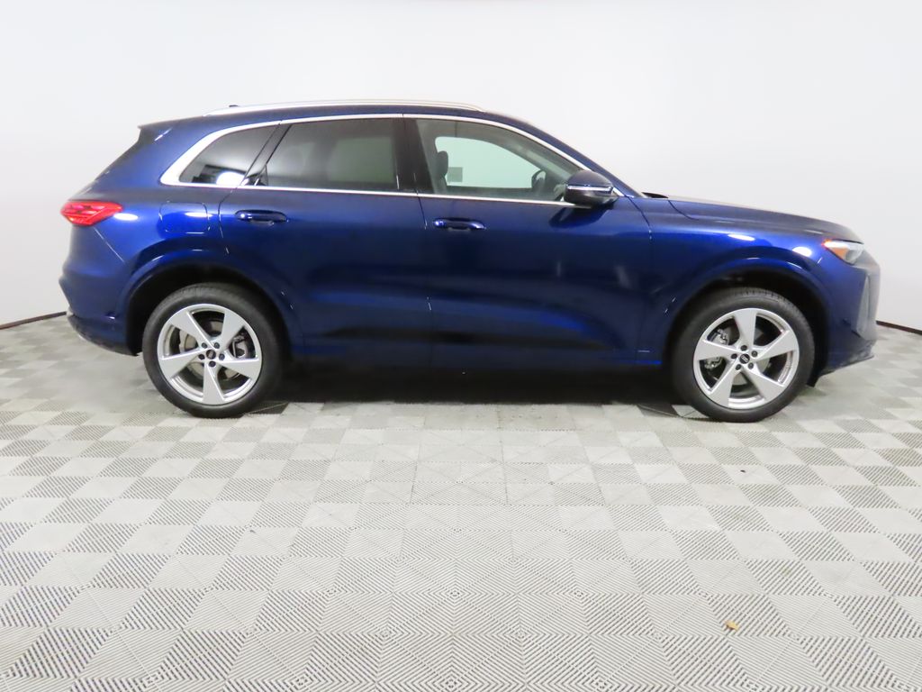 Thumbnail: 2025 Audi Q5 - 6