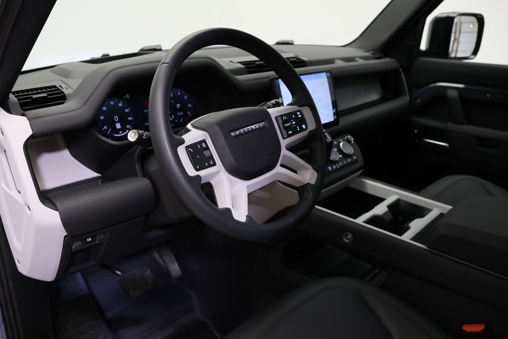 Thumbnail: 2025 Land Rover Defender - 29