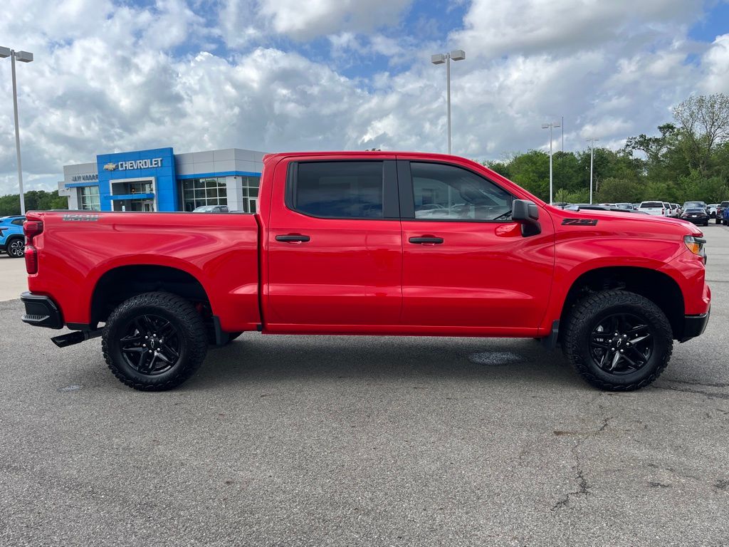 View vehicle photo 6