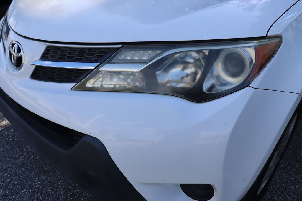 2014 Toyota RAV4 LE 3
