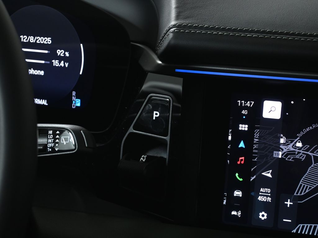 Thumbnail: 2025 Porsche Macan - 24