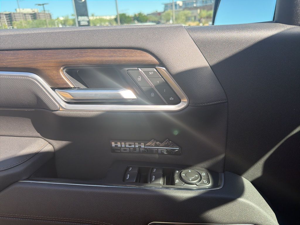 Thumbnail: 2026 Chevrolet Silverado 1500 - 7