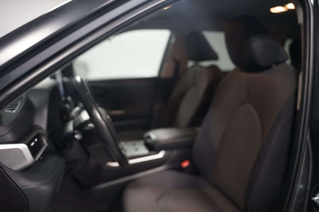 Thumbnail: 2023 Toyota Highlander - 12